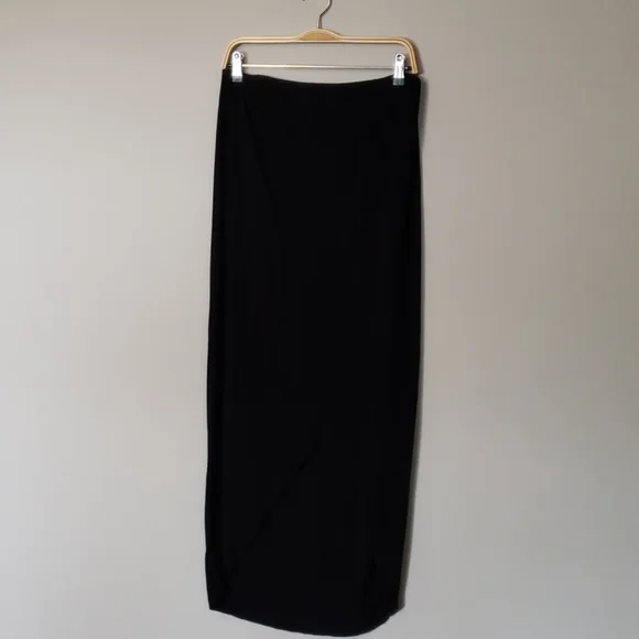 💥 3/$25 Black skirt - Picture 1 of 2